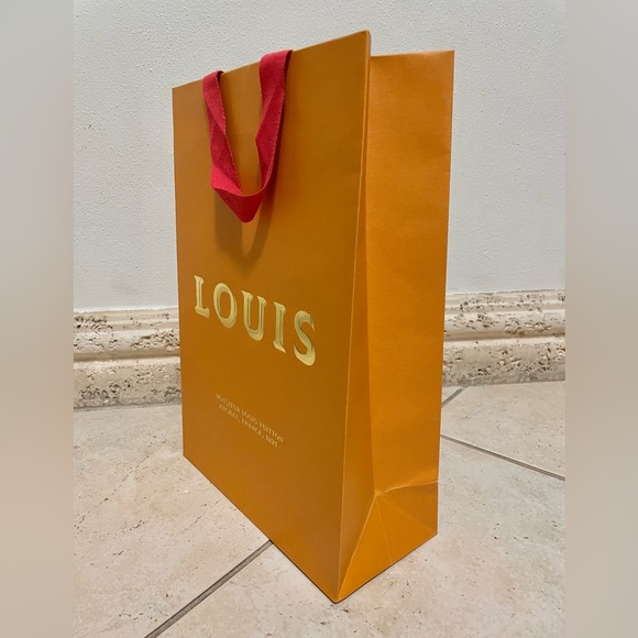 Louis Vuitton holiday shopping bag and ribbon! - Picture 5 of 7